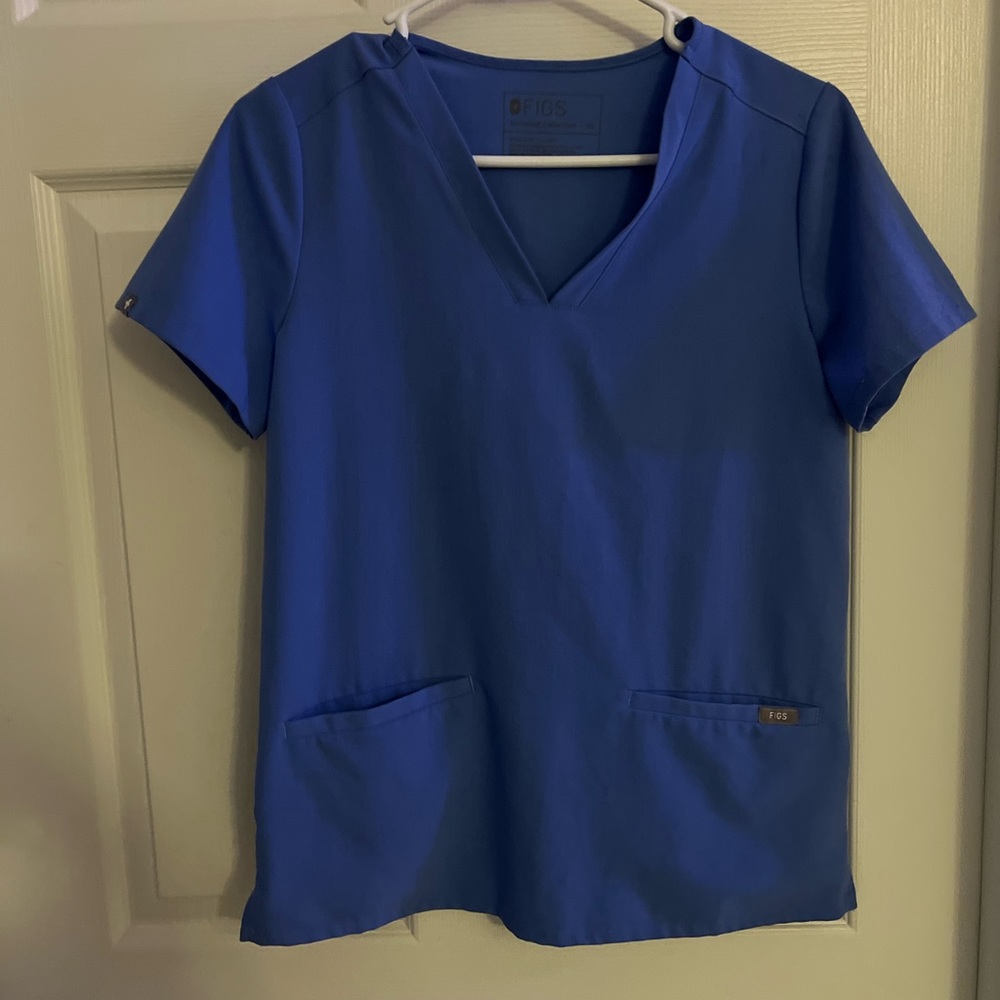 NEW FIGS TOP: Figs light blue Casma top size XS